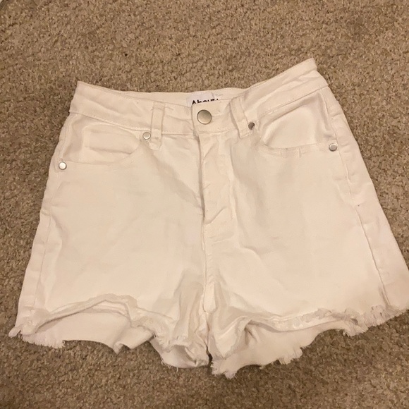 High wasted white denim shorts - Picture 1 of 3